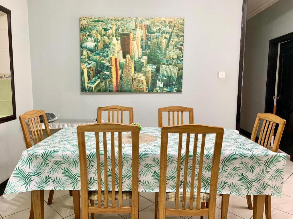 Marina Court Vacation Home 3 Bedrooms - Kota Kinabalu Eksteriør bilde