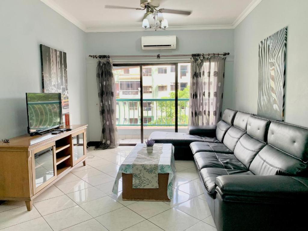 Marina Court Vacation Home 3 Bedrooms - Kota Kinabalu Eksteriør bilde