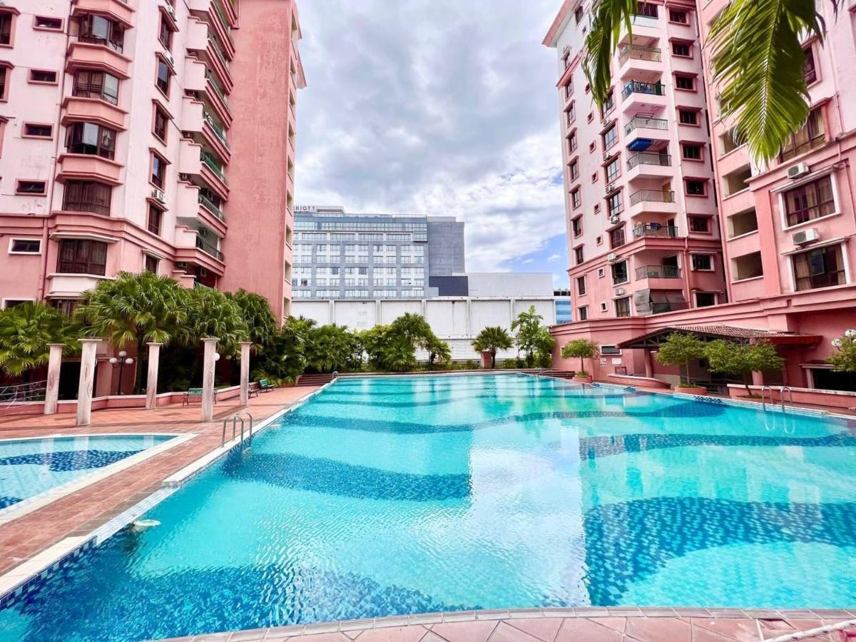 Marina Court Vacation Home 3 Bedrooms - Kota Kinabalu Eksteriør bilde