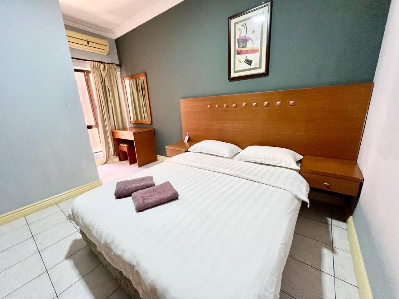 Marina Court Vacation Home 3 Bedrooms - Kota Kinabalu Eksteriør bilde
