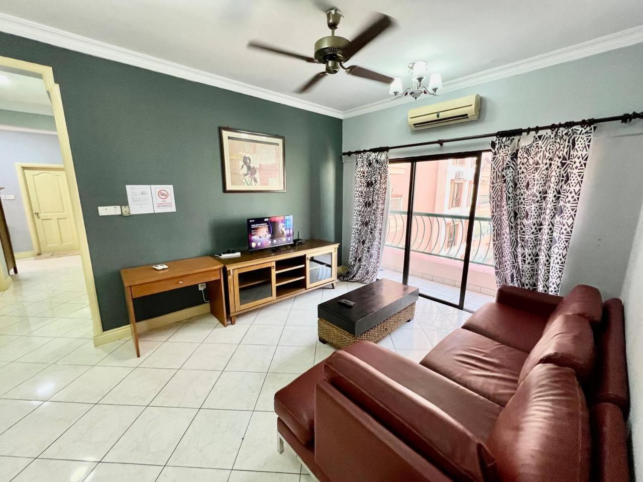 Marina Court Vacation Home 3 Bedrooms - Kota Kinabalu Eksteriør bilde