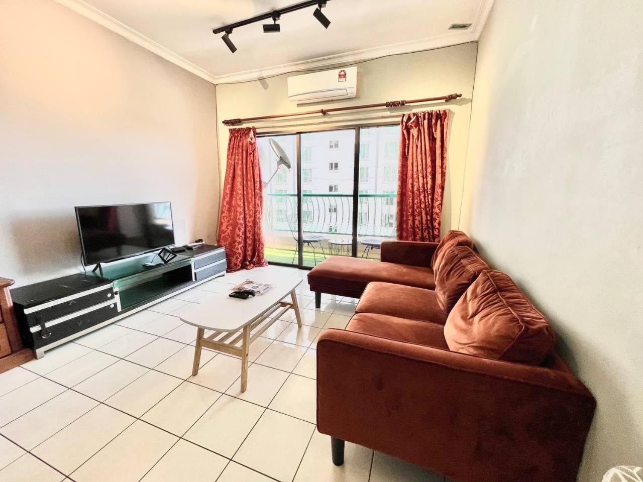Marina Court Vacation Home 3 Bedrooms - Kota Kinabalu Eksteriør bilde