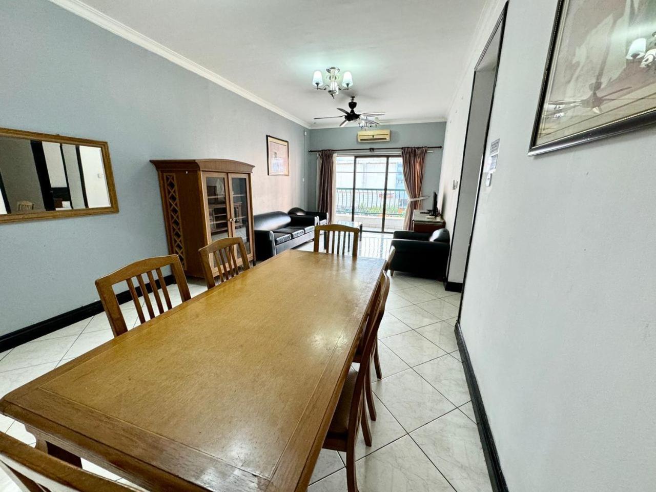 Marina Court Vacation Home 3 Bedrooms - Kota Kinabalu Eksteriør bilde
